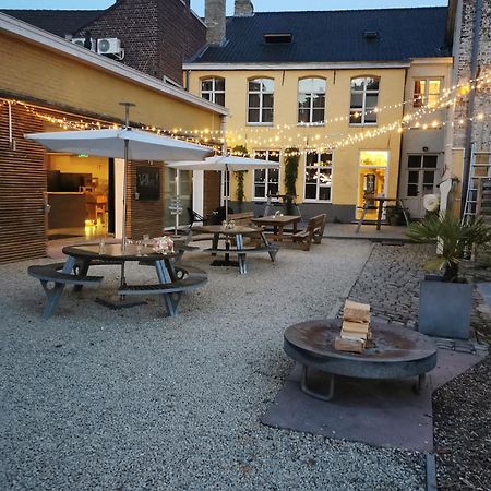 Skindles Guesthouse Поперинге Экстерьер фото