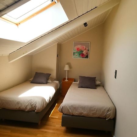 Skindles Guesthouse Поперинге Экстерьер фото