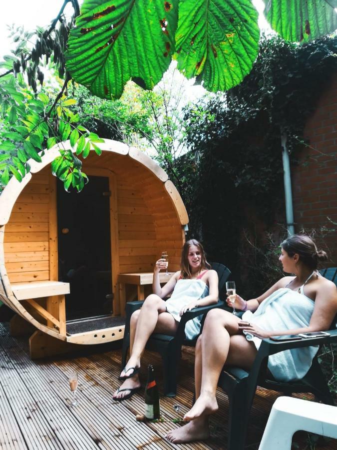 Skindles Guesthouse Поперинге Экстерьер фото